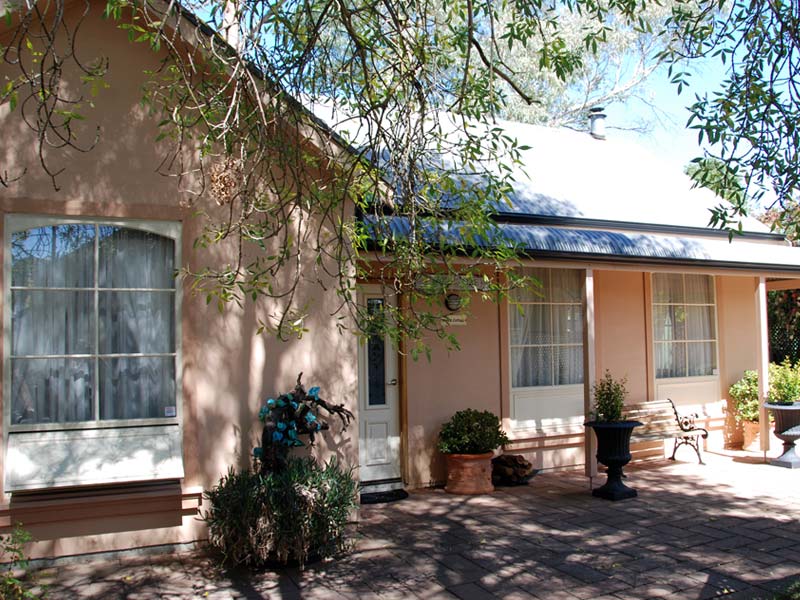 brook cottage entrance