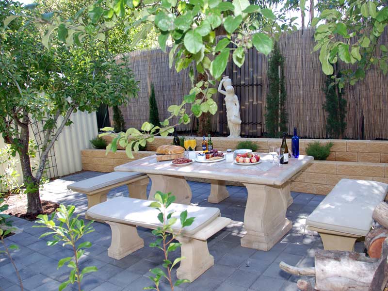hahndorf gardens outside sitting area