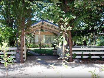 hahndorf house creek bridge for wedding ceremony