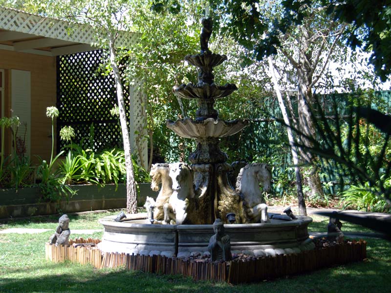 hahndorf house gardens fountain
