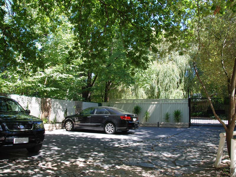 hahndorf holiday accommodation secure car park