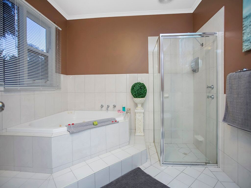 hahndorf holiday accommodation oak villa double spa