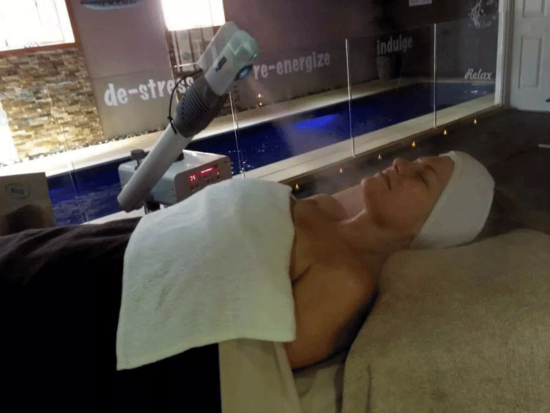 senses day spa facial massage by the pool